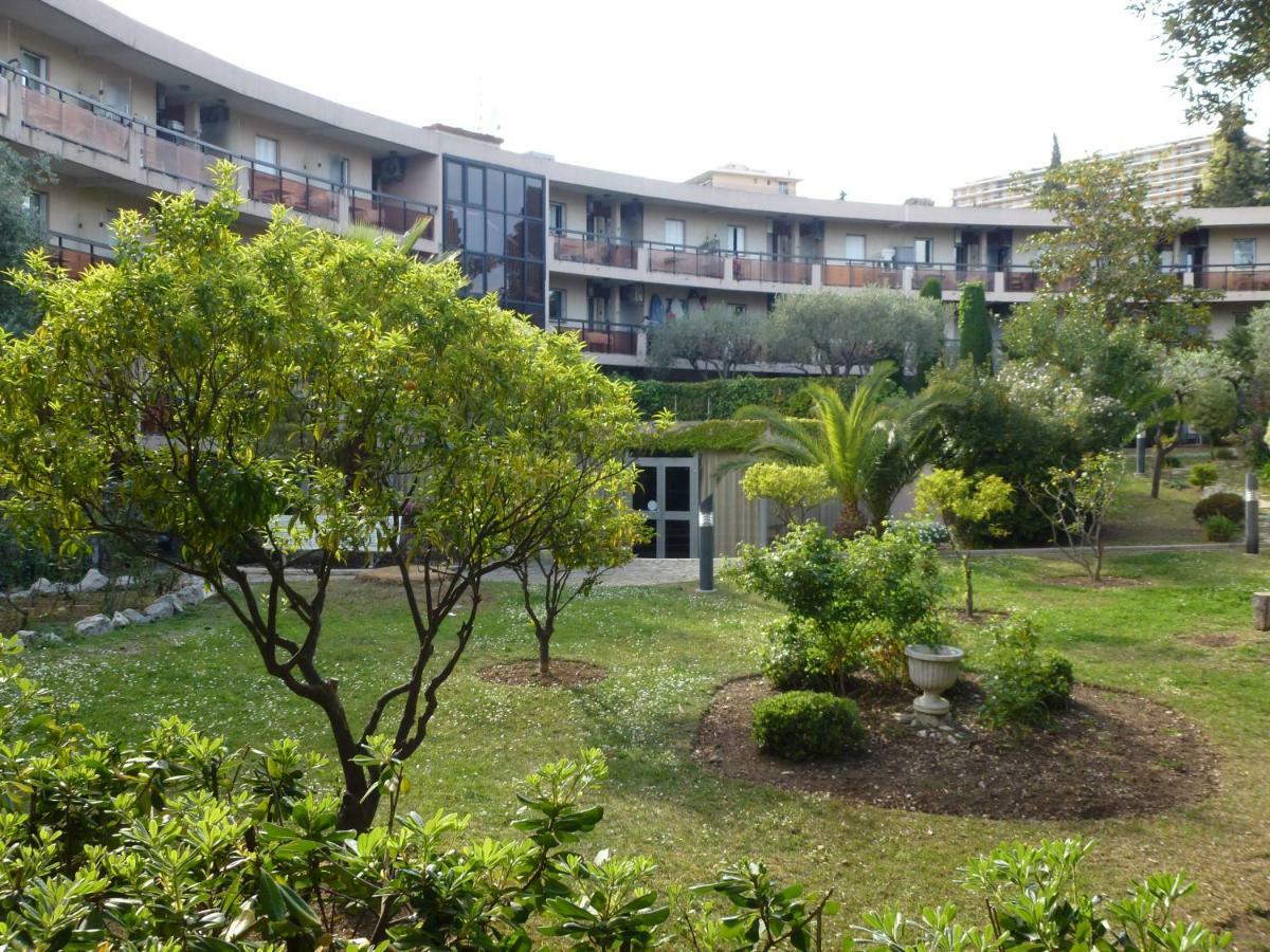 Les Palmiers Apartment